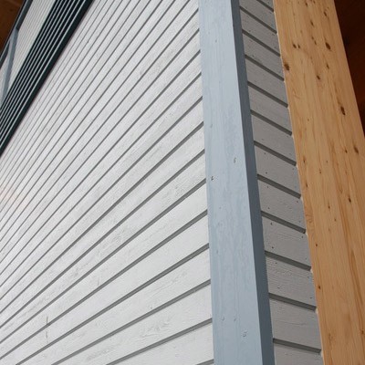 Versowood provides primed boards for outdoor facing. Our pre-painted exterior finishing products will speed up construction work, ensuring greater cost-effectiveness.