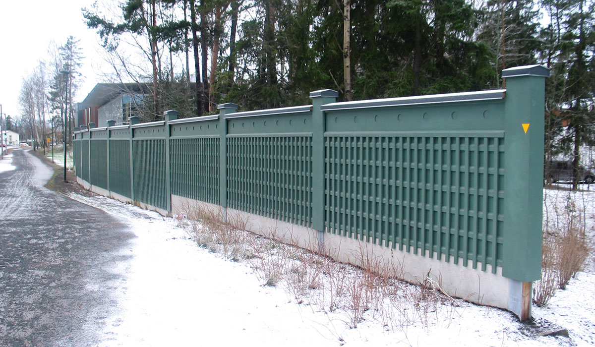 Noise barrier in Tähtisateenpuisto park, Espoo